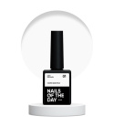 NAILSOFTHEDAY Cover base NEW Milk 01 — напівпрозоре холодно–молочне камуфлююче базове покриття, 10 мл