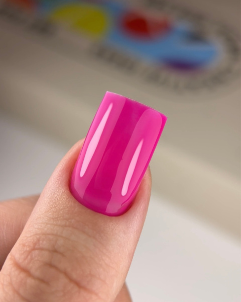 NAILSOFTHEDAY Dragonfruit – fuksjowy lakier hybrydowy, 10 ml NAILSOFTHEDAY Dragonfruit – fuksjowy lakier hybrydowy, 10 ml