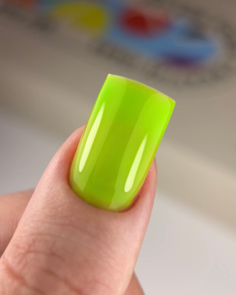 NAILSOFTHEDAY Kiwi - electric lime gel polish, 10 ml NAILSOFTHEDAY Kiwi - electric lime gel polish, 10 ml